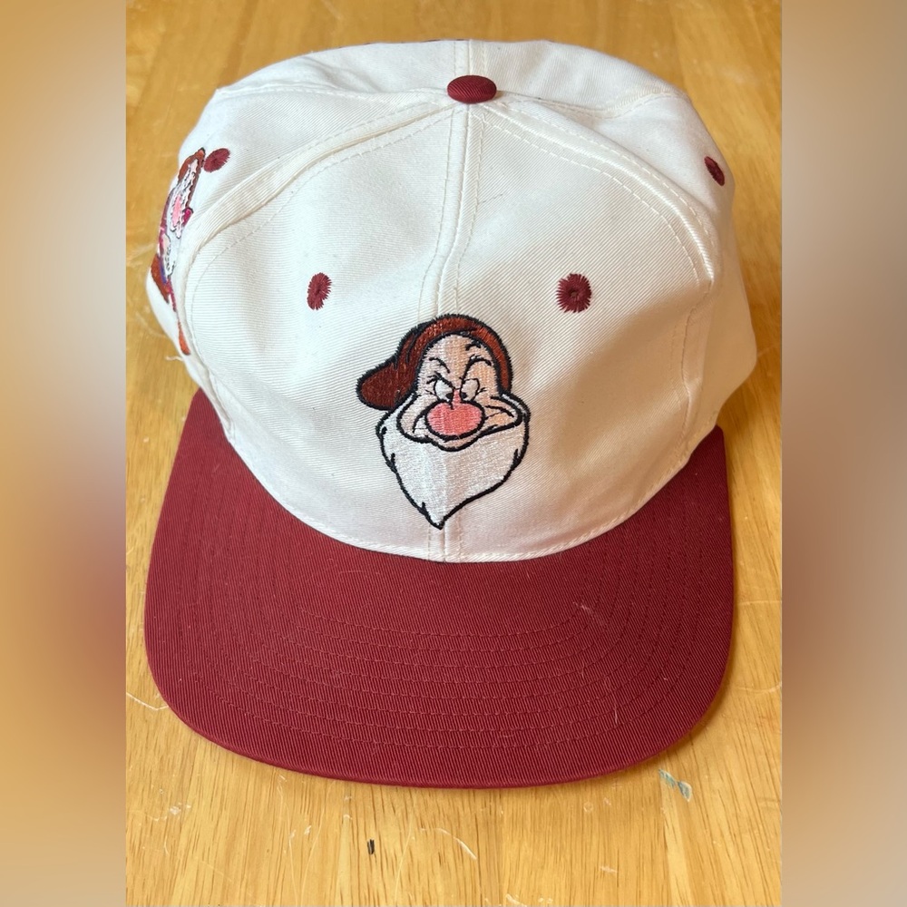 Vintage Disney Two-Tone White and Maroon Grumpy Embroidered hat